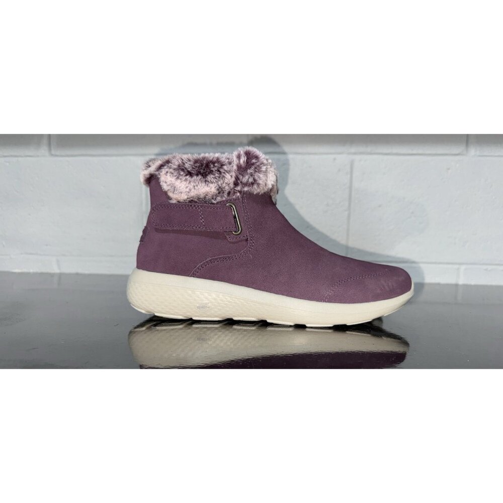 Skechers On The Go City 2 Cuddle Up Womens Faux Fur Lined Winter Boots Size 9.5 - Picture 1 of 8